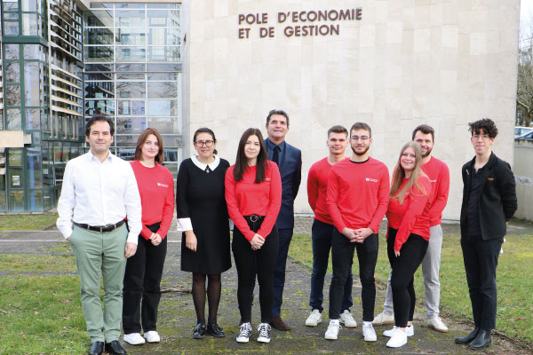 membres de l'équipe AACSB et étudiants de l'IAE DIJON avec Marina Dabic, mentor AACSB.